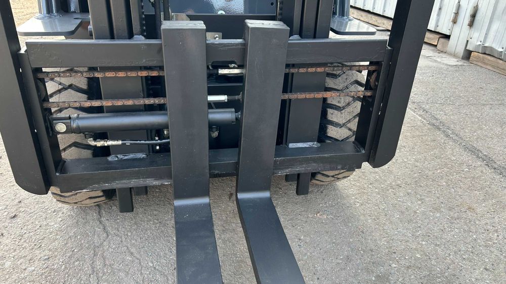 Продам вилочный погрузчик (кара)