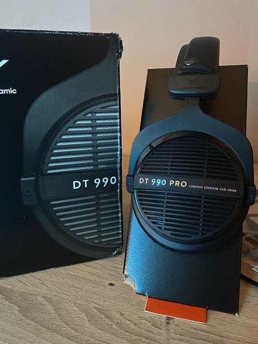Beyerdynamic DT 990 PRO