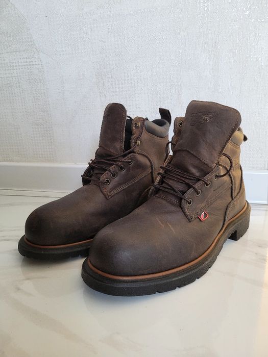 Продам оригинал ботинки