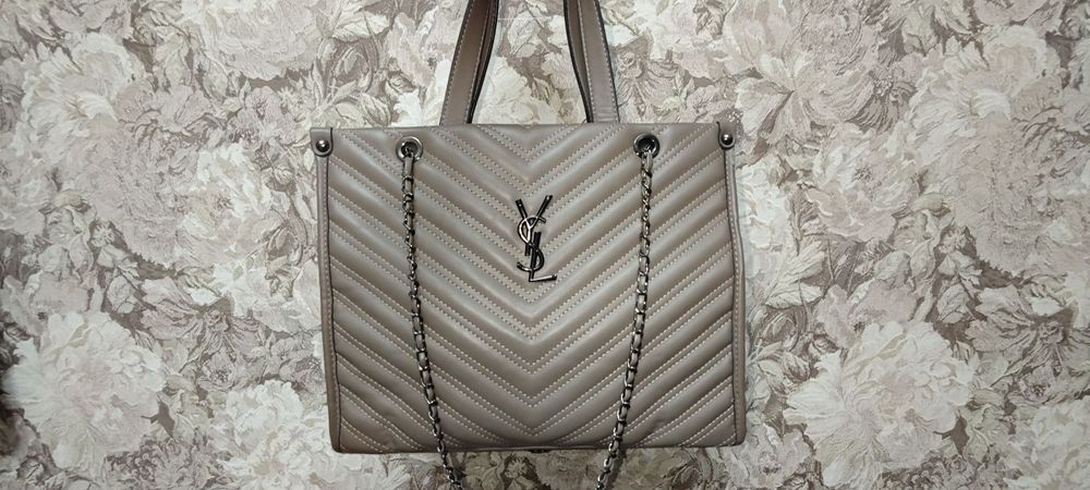 Женские сумки и клатчи