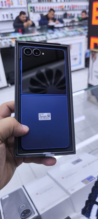 samsung Z flip 7 12/512 Blue Shadow
