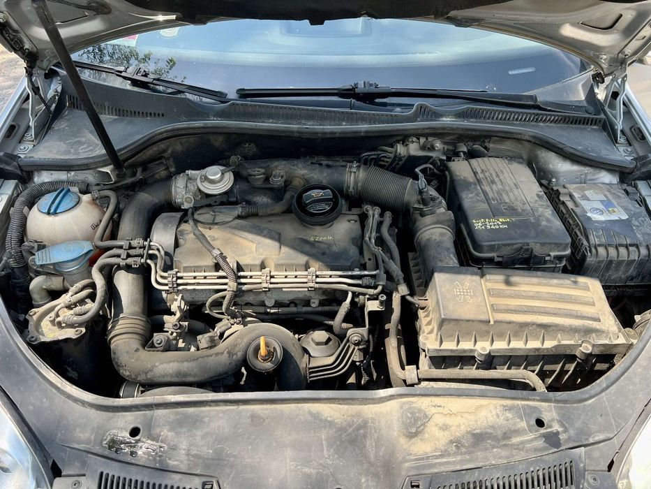 Продавам ВСЯКАКВИ Голф 5ци на ЧАСТИ, имам над 10 голфа 1.4 1.6 1.9 2.0