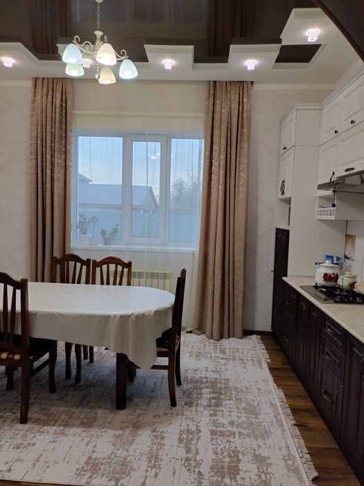 Продам дом  район гипермаркет Дина