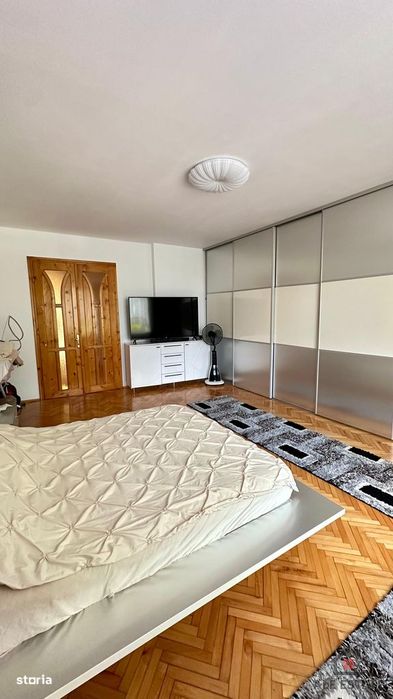 Casă modernă, P+E, 5 camere, 3 băi, teren 3.200 mp, zona Salina Turda