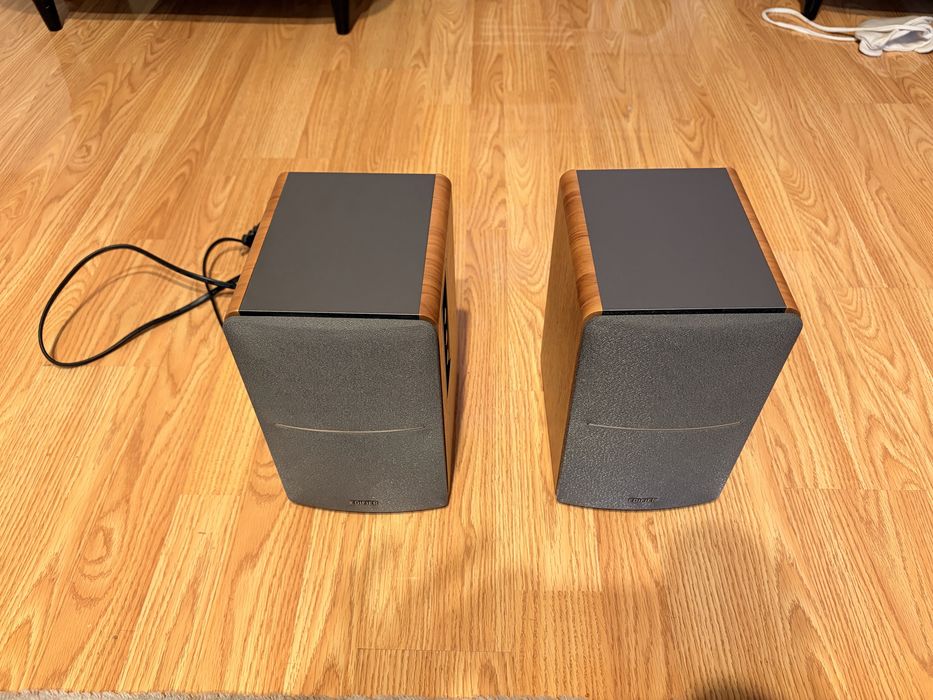 Vand boxe Edifier model R1280T de 42 watt