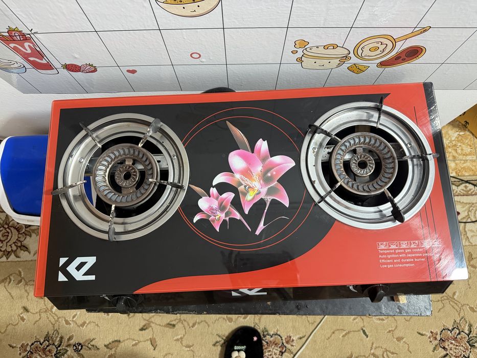 Стол со стульями, газ плита