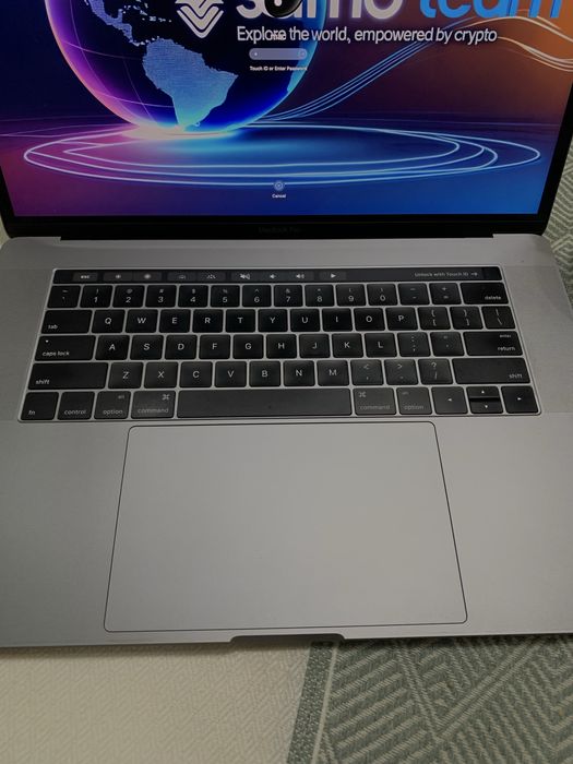 Macbook pro 2017 , 512 gb