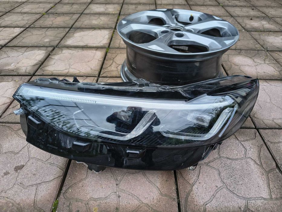 Far stanga MATRIX Full Led Ford Kuga decembrie 2025,Jantă aliaj R18 decembrie 2025