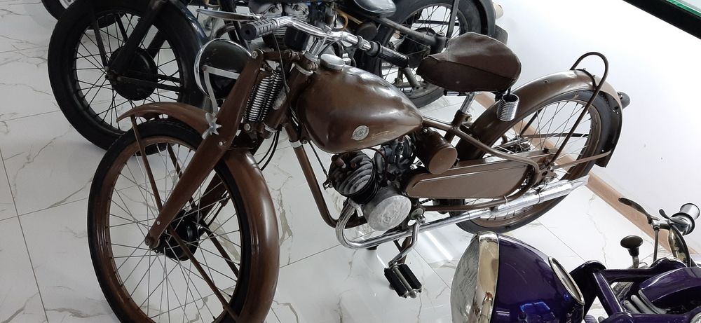 Продаётся мотоцикл Киевлянин в родной краске без рестовоации в идеале