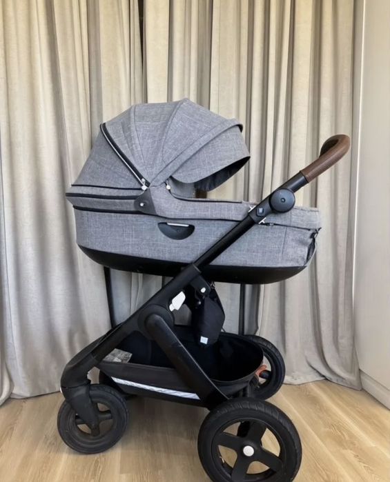 Детская коляска 3 в 1