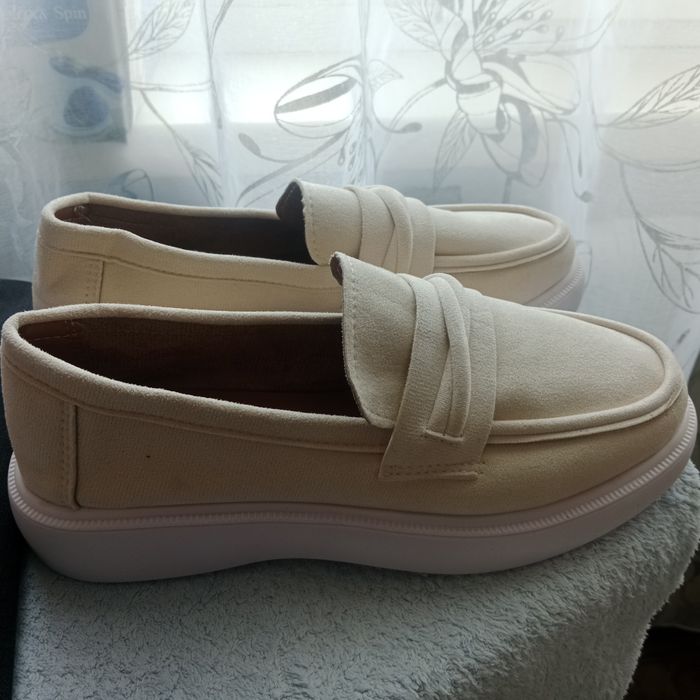 Бежевые лоферы  весна (осень )