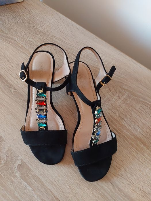 Босоножки на лето