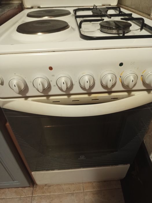 Готварска печка indesit