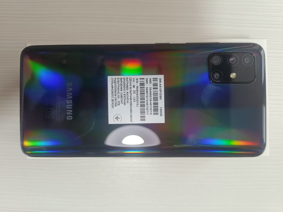 Продам Самсунг А51 6/128