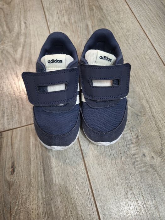 Продавам Детски маратонки