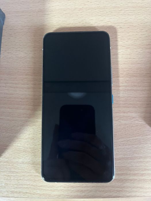 Продам asus zenfone 8 flip