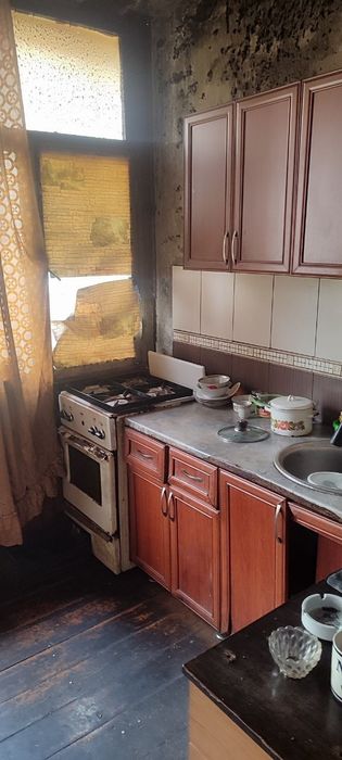 Продаю квартиру на Юнусабаде-16 3/5/5 балкон 2/6 не торец