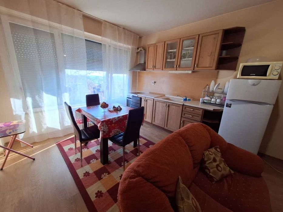 Дустаен апартамент в Кючук Париж