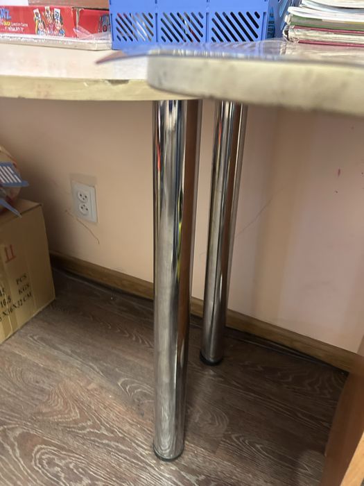 Продам стол уголовой