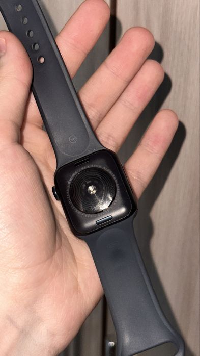 Apple Watch SE 44 мм черные