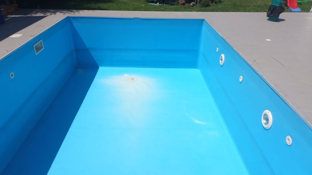 Servicii Profesionale Piscine: Construcție, Mentenanță și Montaj Liner