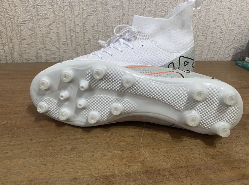 Футбольные бутсы