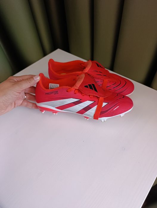 Детски бутонки Адидас