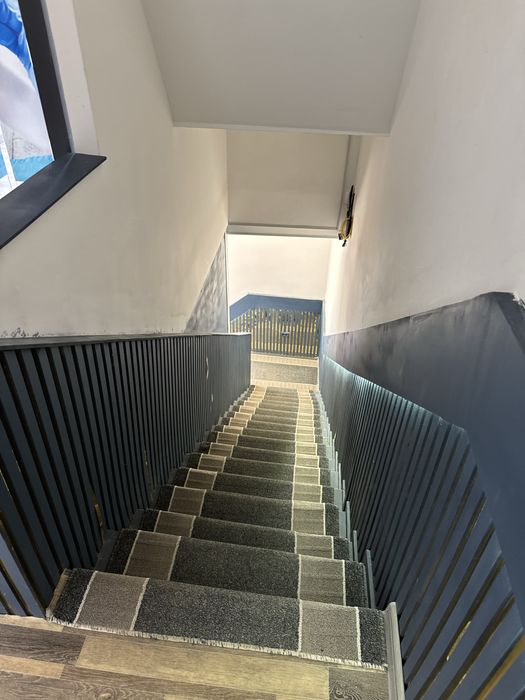 Shahar markazida Straitelni kolej yonida noturar bino ijaraga beriladi