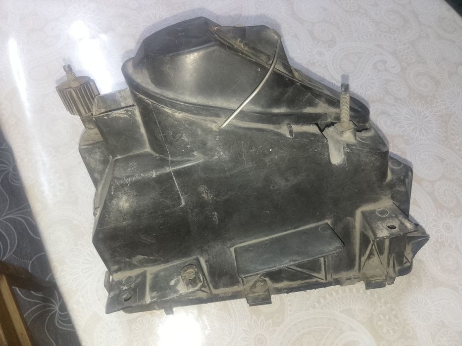 Фара от пиже 405, 1995 года