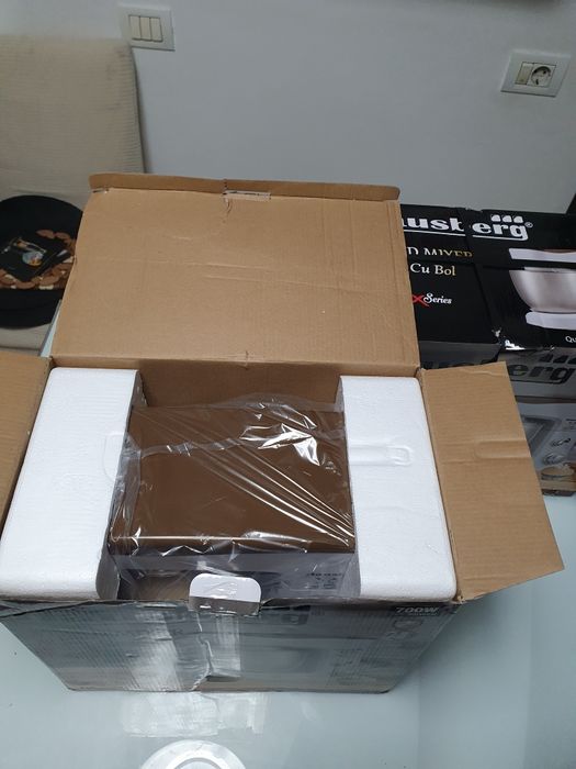 Mixer electric cu bol inox Hausberg HB-7625 AB 3.5l,700 W 6 trepte,Alb