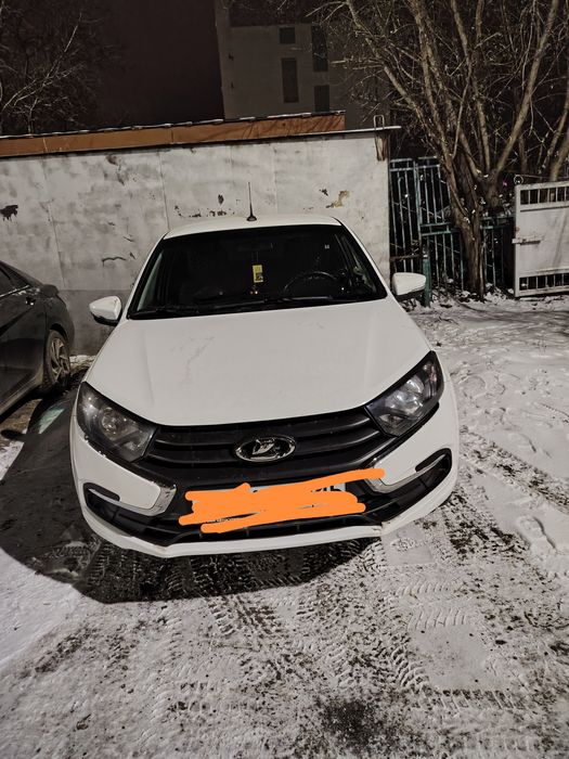 Продаю машину Lada гранта