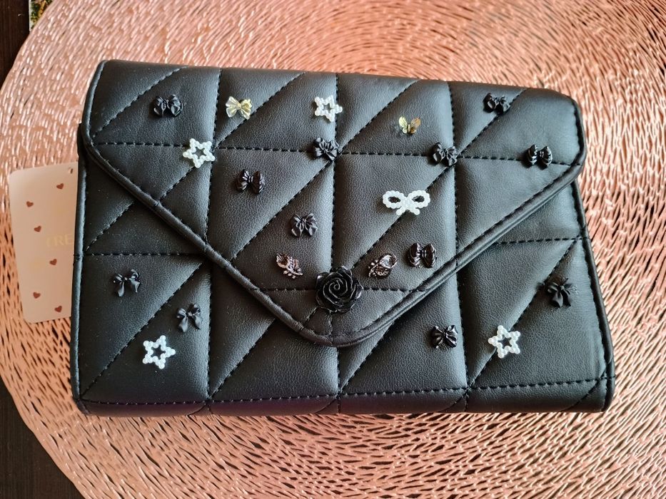 Чисто нова бутикова дамска малка чанта