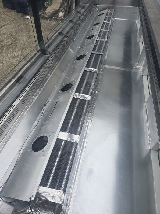 Vitrina  mezeluri / lactate