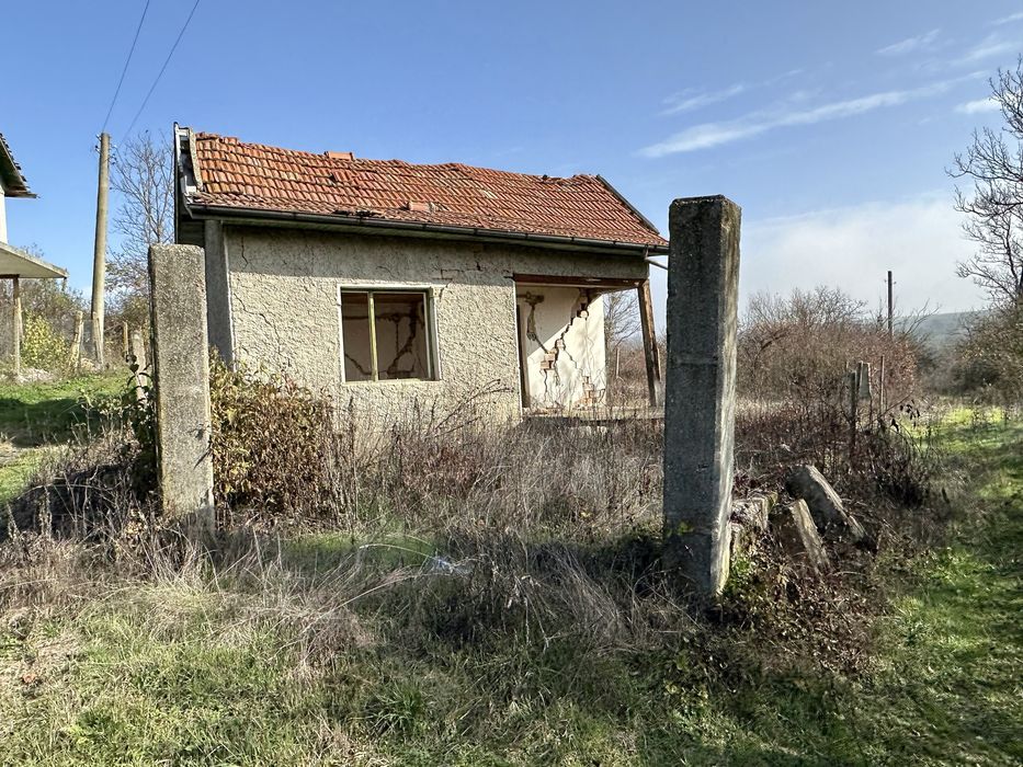 Вила на 100 метра от главния път