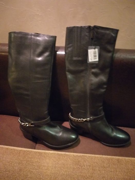 Продаю длинные сапоги (ботфорты)