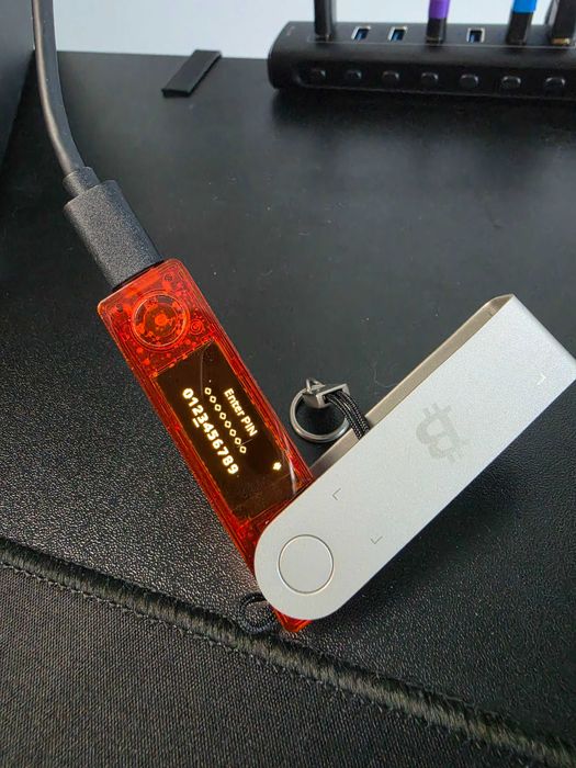 Ledger Nano X BTC Orange, hardware wallet crypto, stare perfecta