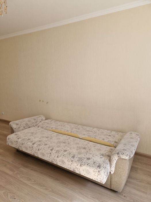 Отдам даром, диван, стулья и кровать