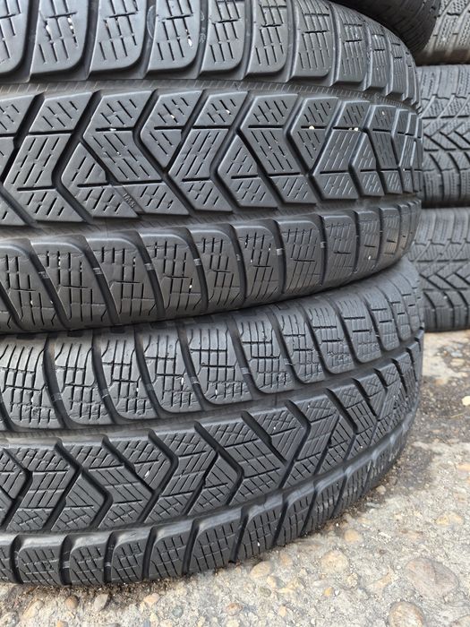4бр. 215 65 17 Pirelli зимни.