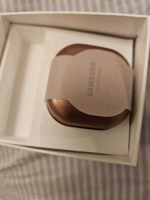 Слушалки airbuds