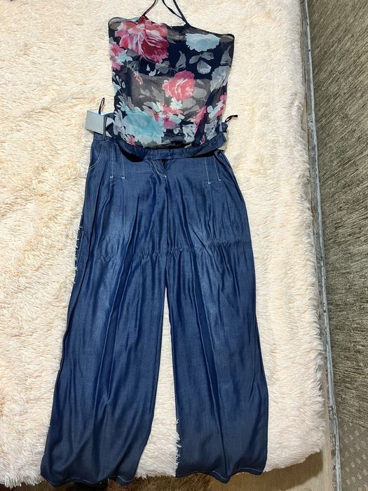 Продам платье и два костюма.