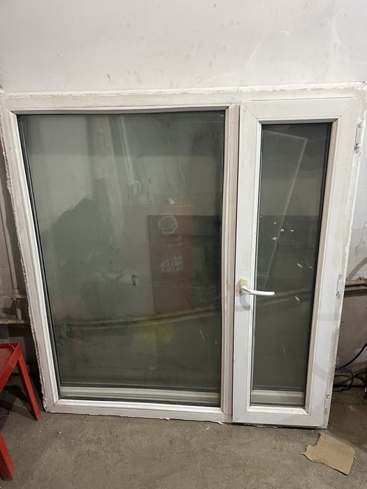 Продам окна дверь пластиковые