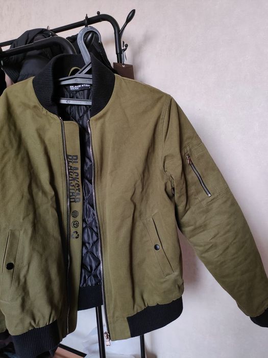 Продам бомбер мужской