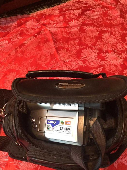 Продам видеокамеру " Samsung"Оригинал