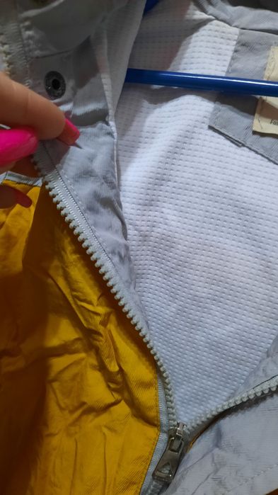 Продам детскую ветровку