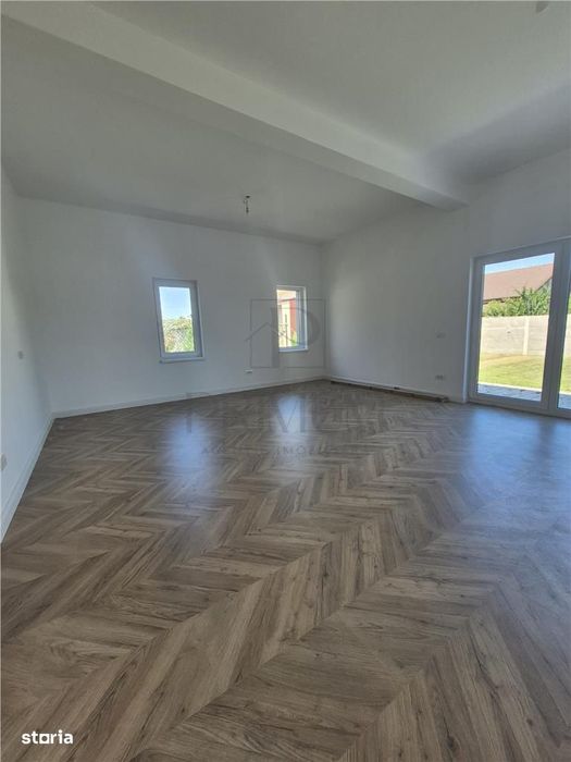 Duplex Despartit Prin Dressing  - Parter - La Cheie