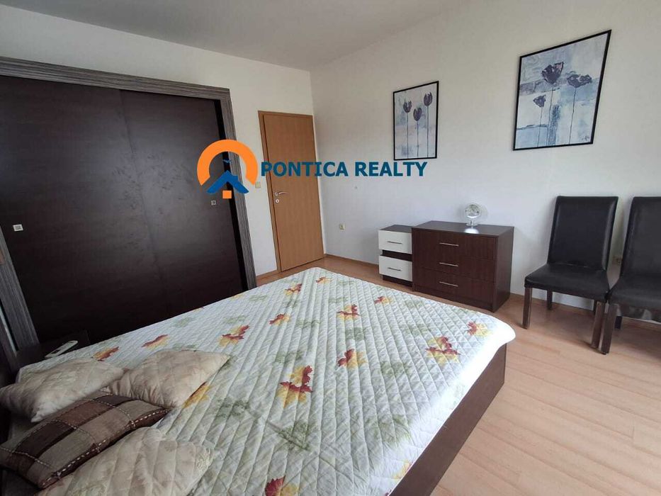 Тристаен с гледка море в Свети Влас