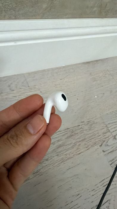 Левый наушник airpods 3