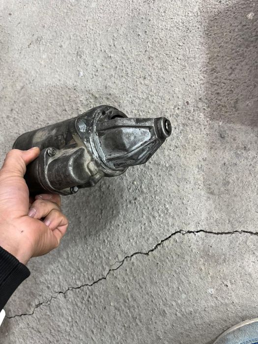 Продам стартёр на двигатель 4216