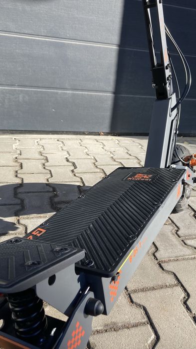 Електрическа тротинетка Kukirin G4 2025