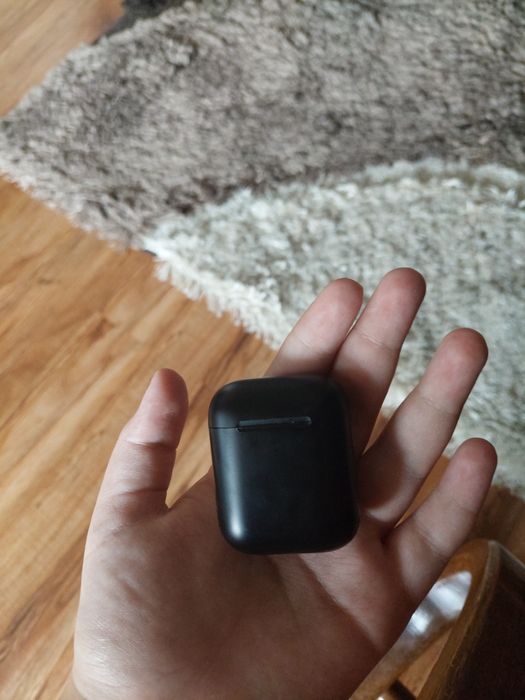 Наушники AirPods